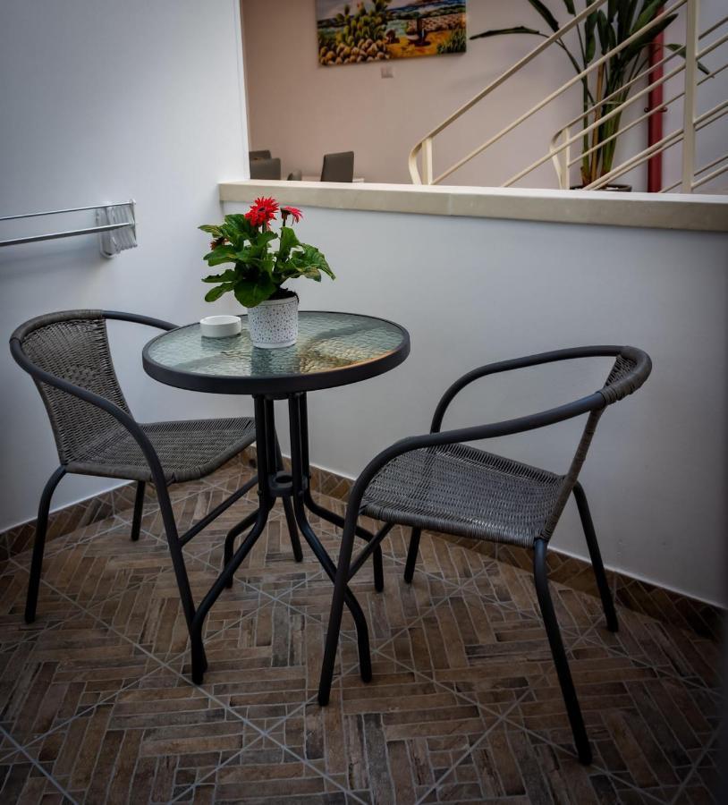Le Colonne Bed & Breakfast Racale Exterior photo